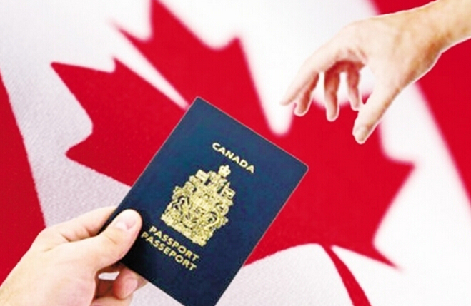 加拿大留学BC的学生签证怎样申请延期？